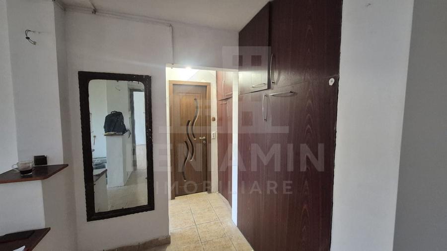 Apartament cu 2 camere decomandat în Rovine
