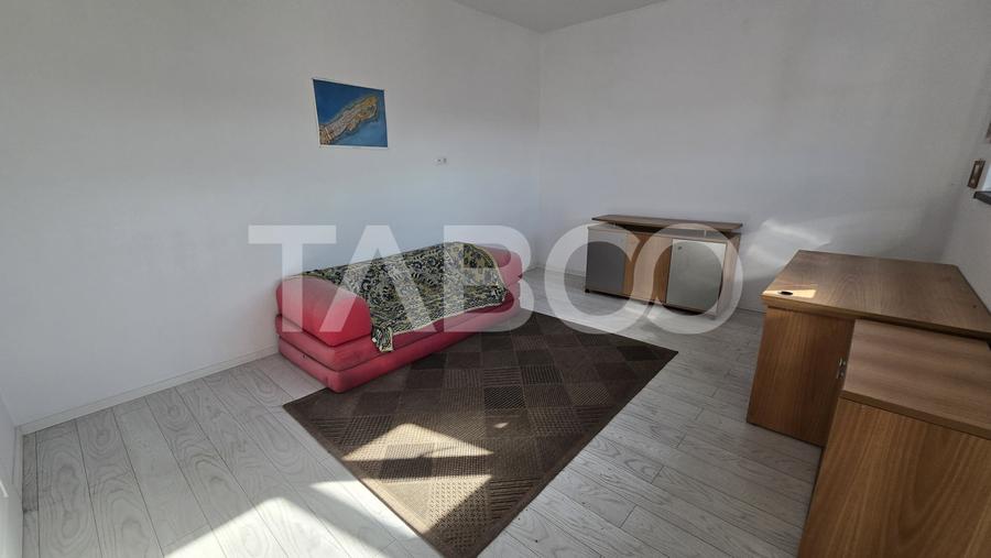 Apartament cu 3 camere decomandat, mobilat în Piața Cluj