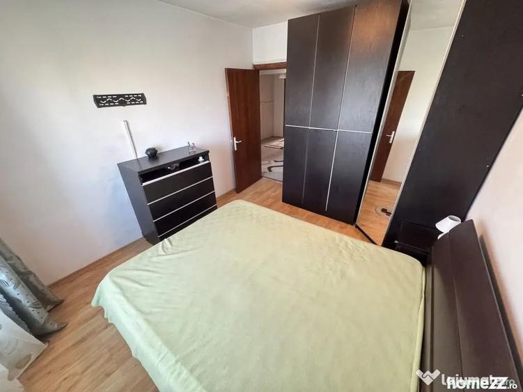 Apartament cu 3 camere decomandat în Delfinariu