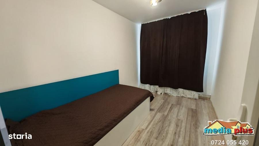 Apartament cu 3 camere decomandat în Micro 17