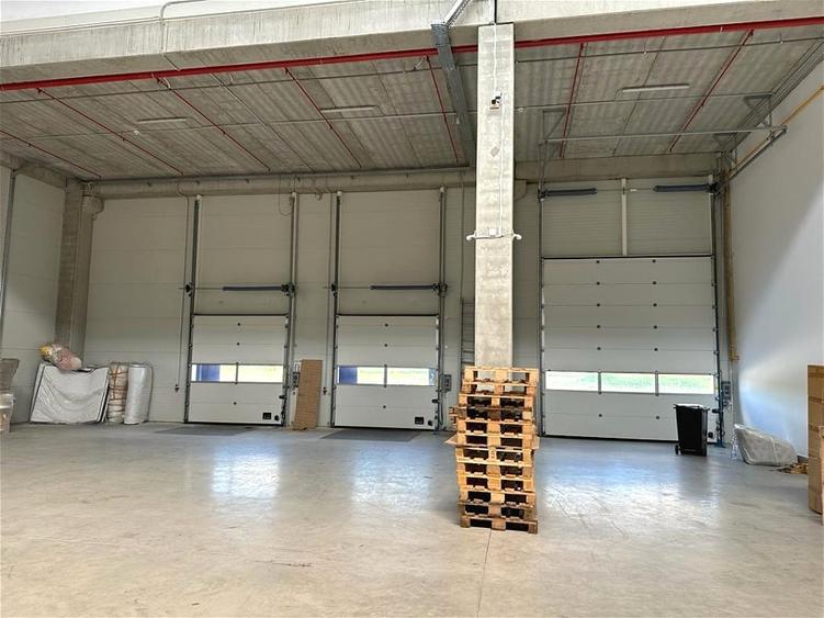 Spațiu industrial, de 1,364 mp, în Exterior Est
