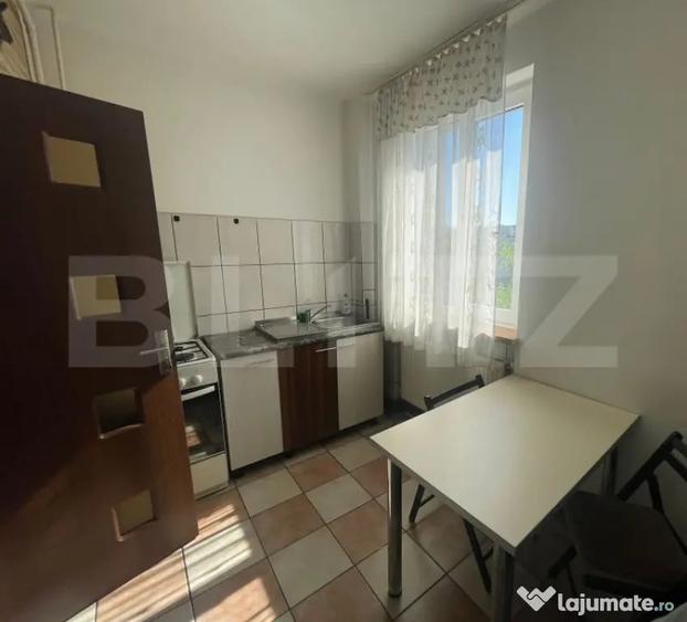 Apartament cu 2 camere semidecomandat în Horea