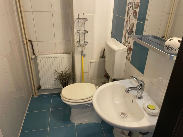 Apartament cu 3 camere decomandat în Unirii