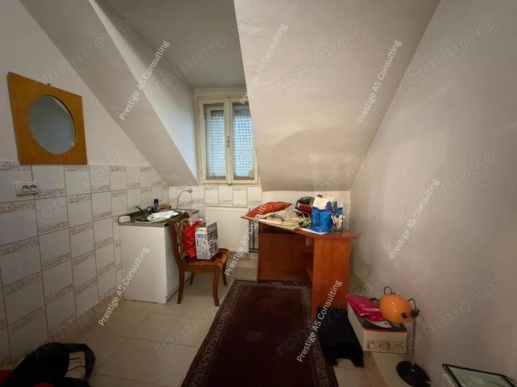 Casă cu 8 camere cu Canalizare în Elisabetin