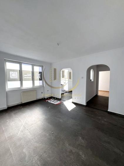 Apartament cu 3 camere decomandat în Central