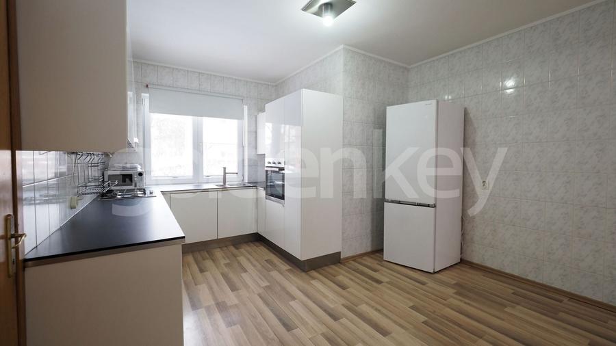 Duplex cu 4 camere cu Canalizare în Iancu Nicolae