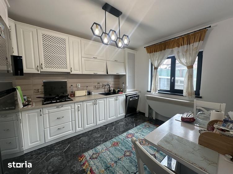 Casă cu 4 camere cu Teren 420 Mp în Bucium