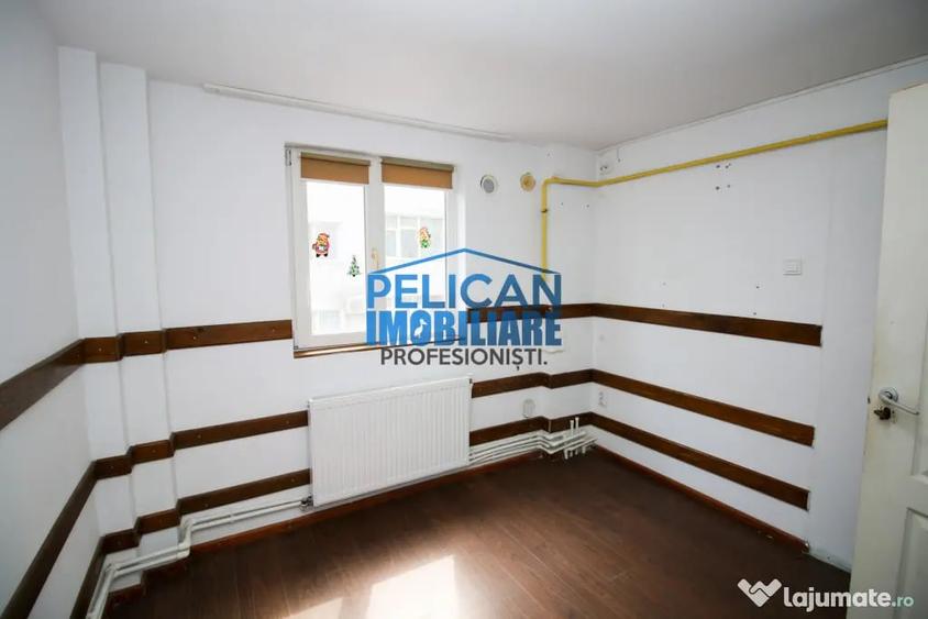 Garsonieră în Vest