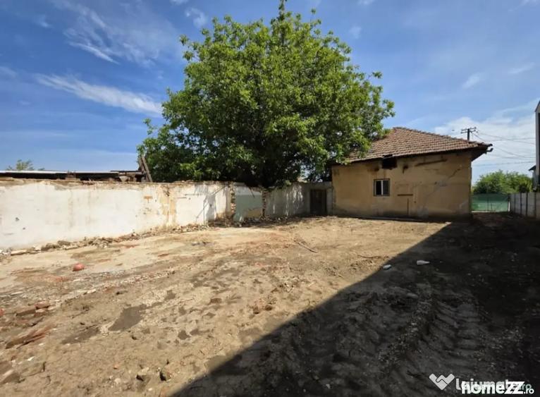 Casă cu 3 camere cu Teren 414 Mp în Central