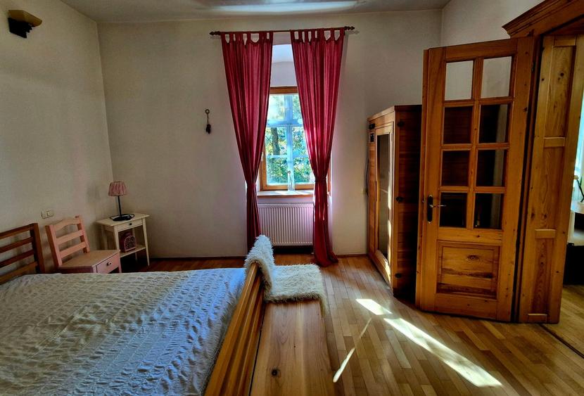 Apartament cu 2 camere semidecomandat în Centrul Istoric