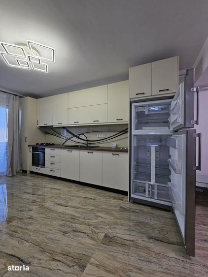 Apartament cu 3 camere decomandat în Dâmbul Rotund