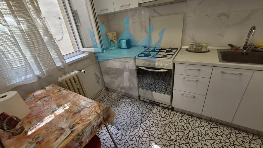 Apartament cu 3 camere decomandat, mobilat în 1 Mai