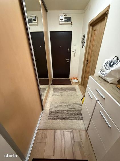 Apartament cu 3 camere semidecomandat în Dristor