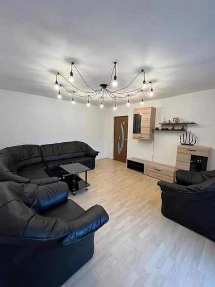 Apartament cu 4 camere decomandat, mobilat în Câmpia Turzii