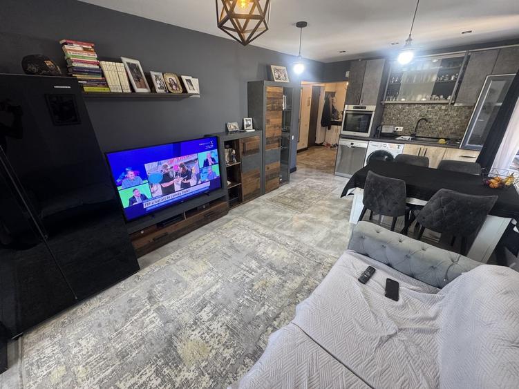 Apartament cu 3 camere decomandat în Ultracentral