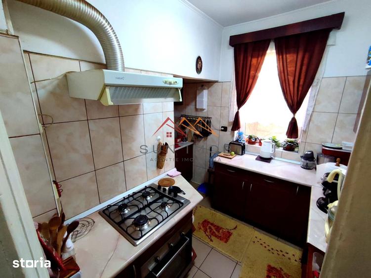 Casă cu 10 camere cu Teren 355 Mp în Ana Ipătescu