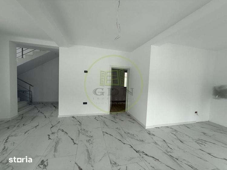 Casă cu 4 camere cu Teren 360 Mp în Romanești