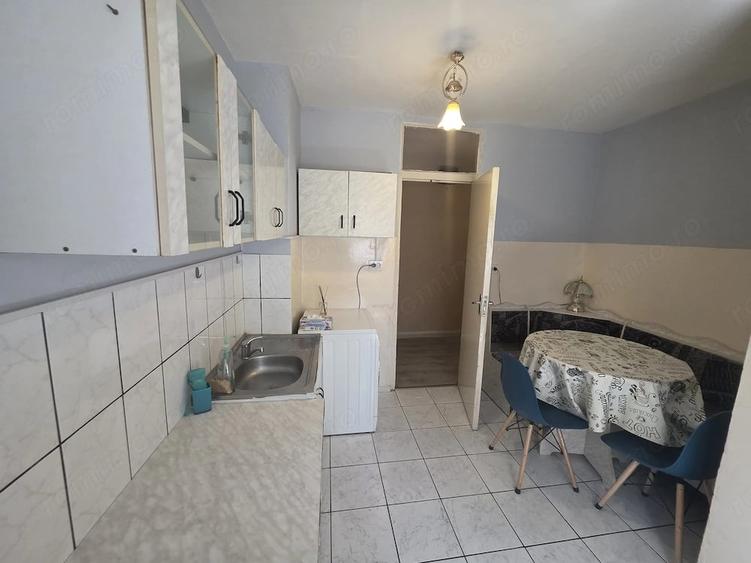 Apartament cu 2 camere semidecomandat în Girocului