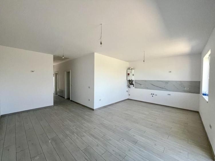 Duplex cu 3 camere cu Teren 300 Mp în Moșnița Nouă