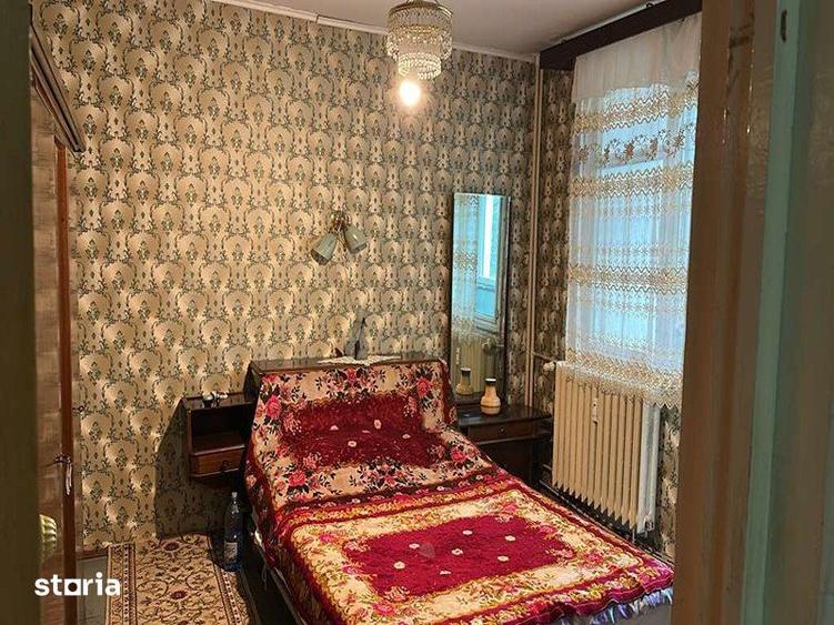 Apartament cu 4 camere decomandat în Berceni