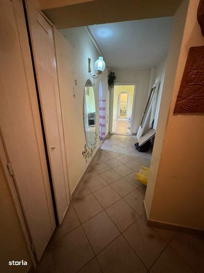 Apartament cu 3 camere semidecomandat în Central