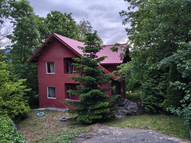 Casă cu 4 camere cu Teren 1500 Mp în Breaza de Sus