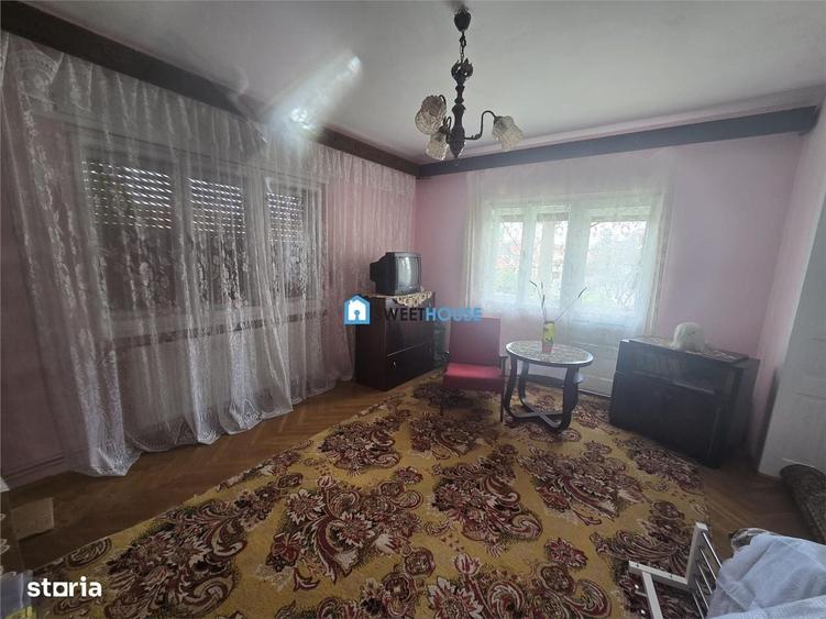 Casă cu 4 camere în Central