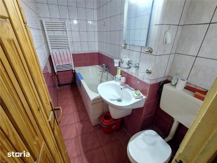 Apartament cu 4 camere decomandat în Central