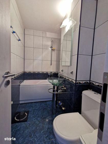 Apartament cu 3 camere decomandat, mobilat în Central