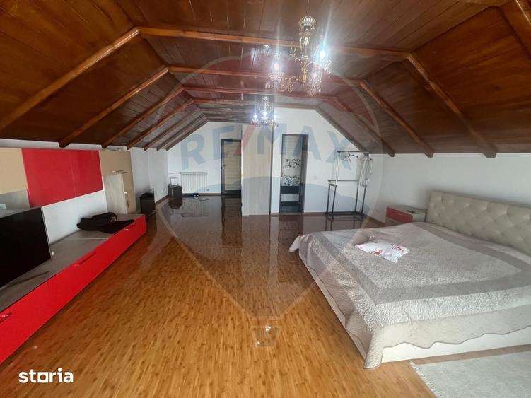 Casă cu 6 camere cu Teren 1615 Mp în Central
