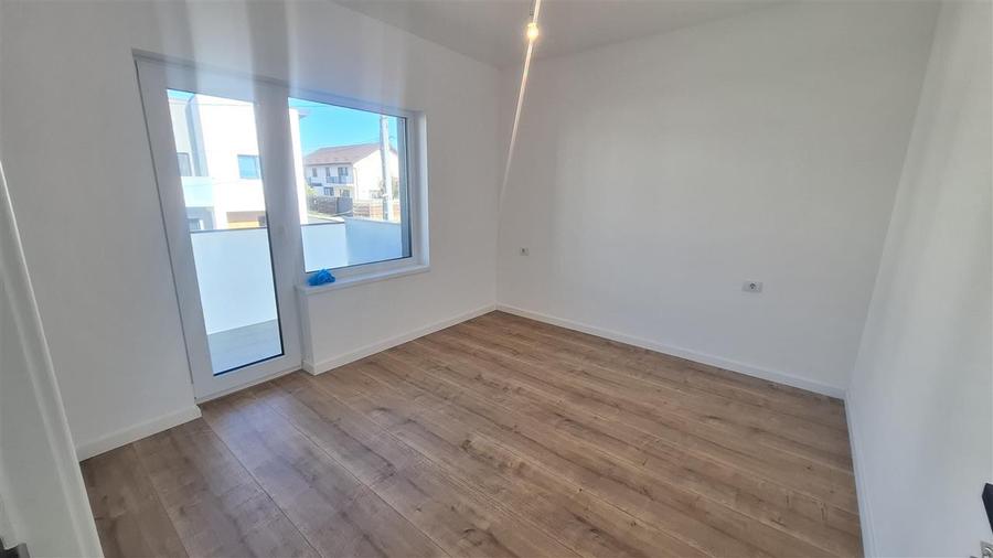 Duplex cu 4 camere cu Canalizare în Valea Lupului