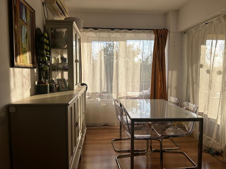 Apartament cu 3 camere decomandat, mobilat în Ostratu