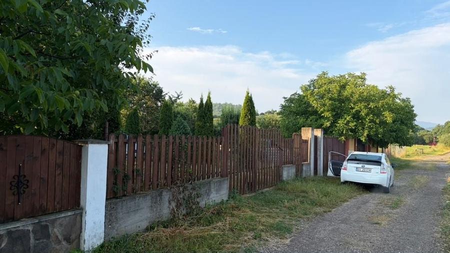 Casă cu 4 camere în Tărlungeni