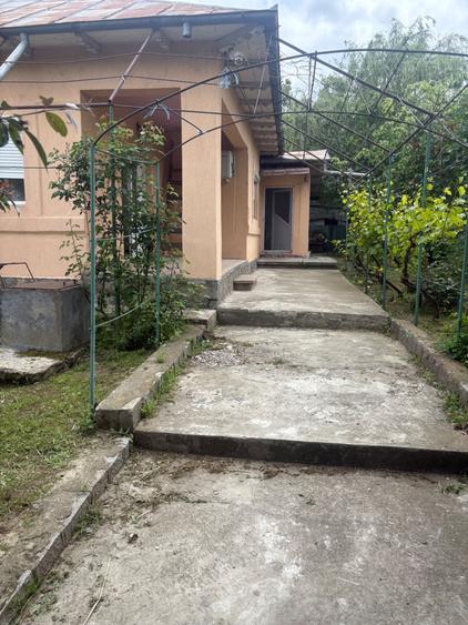 Casă cu 4 camere în