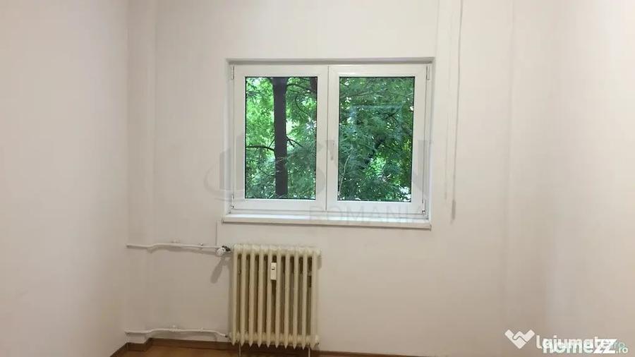 Apartament cu 3 camere decomandat în Moșilor