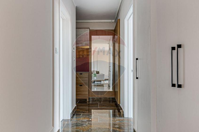 Apartament cu 3 camere decomandat, mobilat în Ultracentral