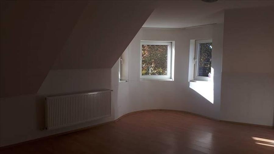 Apartament cu 3 camere decomandat, mobilat în Bălcescu