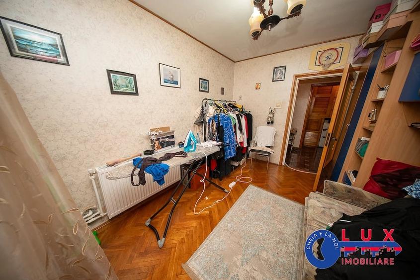 Apartament cu 3 camere decomandat în Babadag