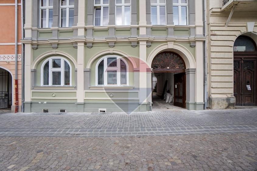 Apartament cu 3 camere decomandat în Centrul Istoric