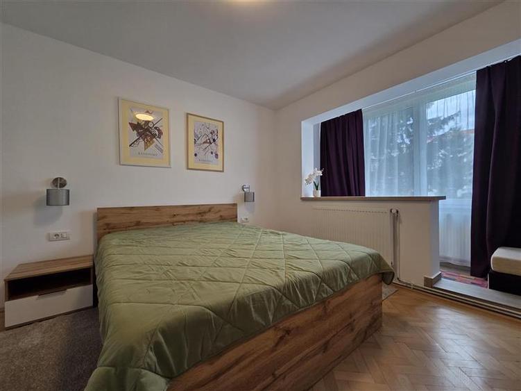 Apartament cu 3 camere semidecomandat, mobilat în Gării
