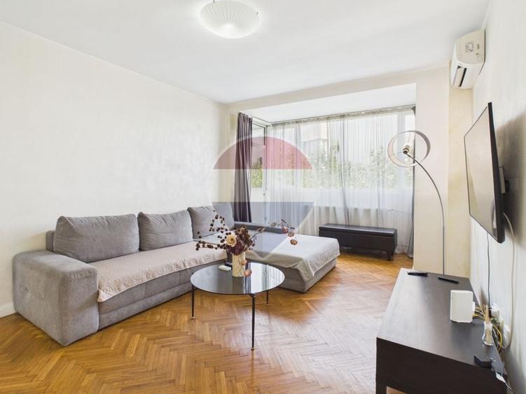 Apartament cu 3 camere semidecomandat, mobilat în Lacul Tei