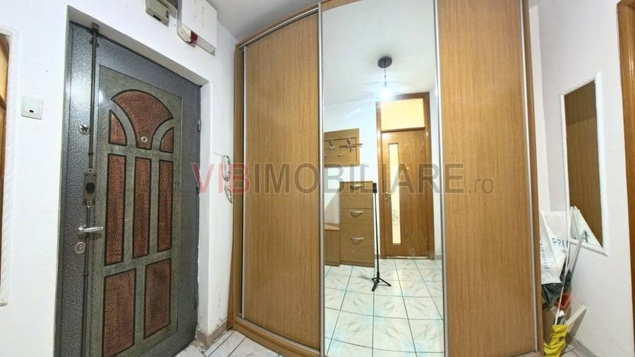 Apartament cu 2 camere semidecomandat în Tei