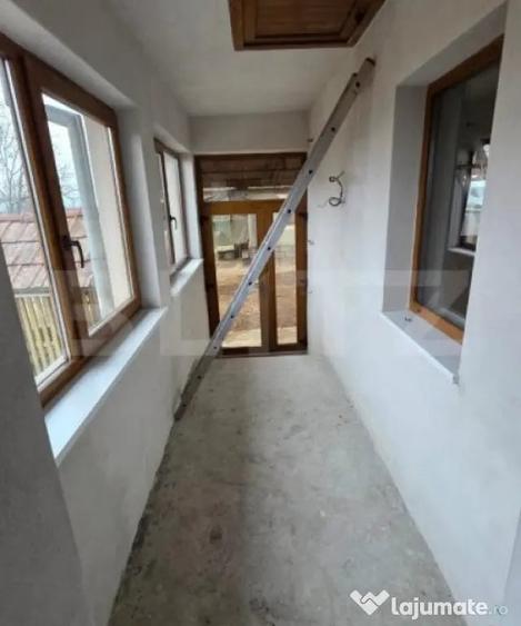 Casă cu 4 camere cu Teren 4000 Mp în Central
