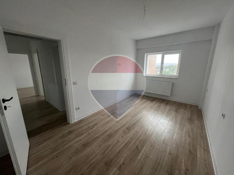 Apartament cu 2 camere decomandat în Est