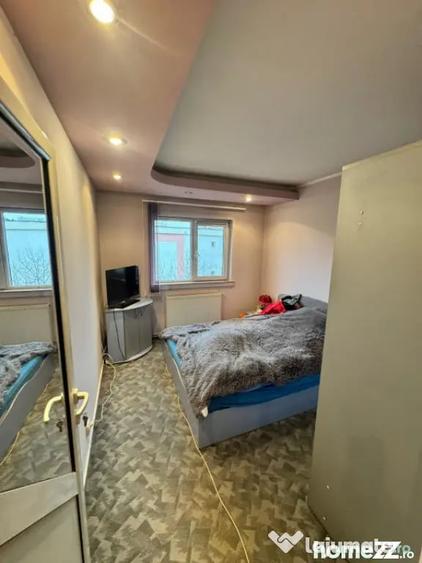 Apartament cu 4 camere decomandat, mobilat în Central