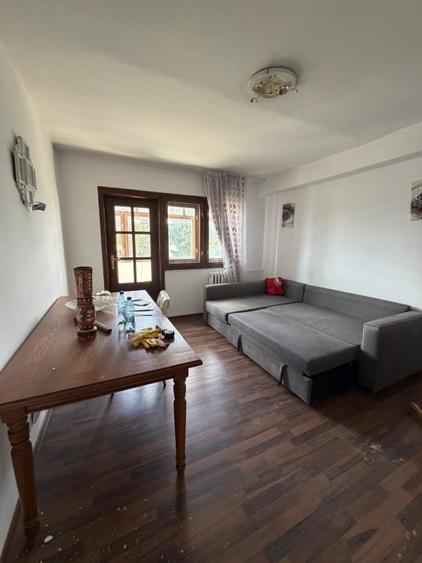 Apartament cu 3 camere decomandat, mobilat în Est