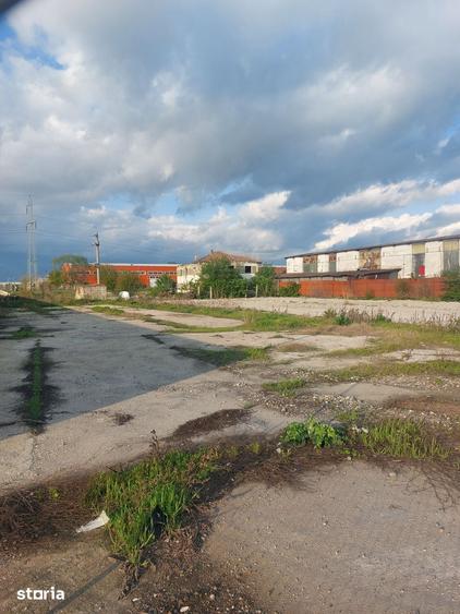 Teren de 2230 mp, în Central