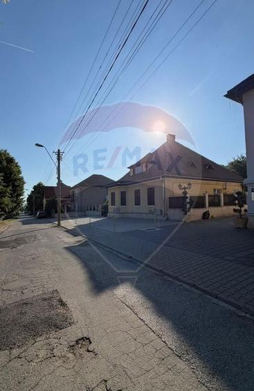 Casă cu 3 camere cu Teren 862 Mp în Central