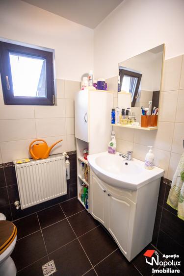 Casă individuală cu 3 camere cu Canalizare în Dezmir