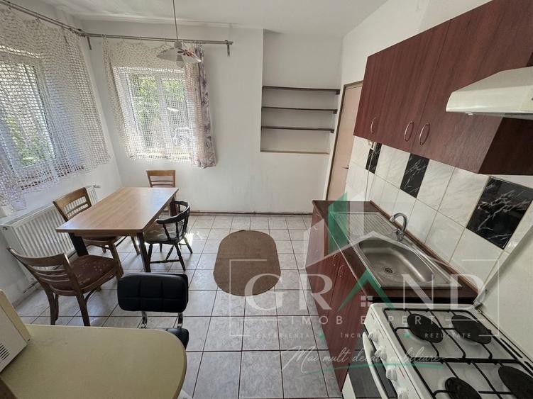 Casă individuală cu 4 camere cu Canalizare în Semicentral